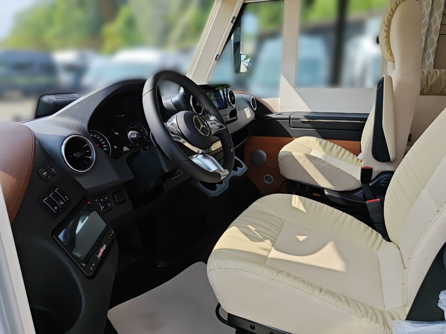 Carthago chic c-line I 4.9 LE L Mercedes 2025