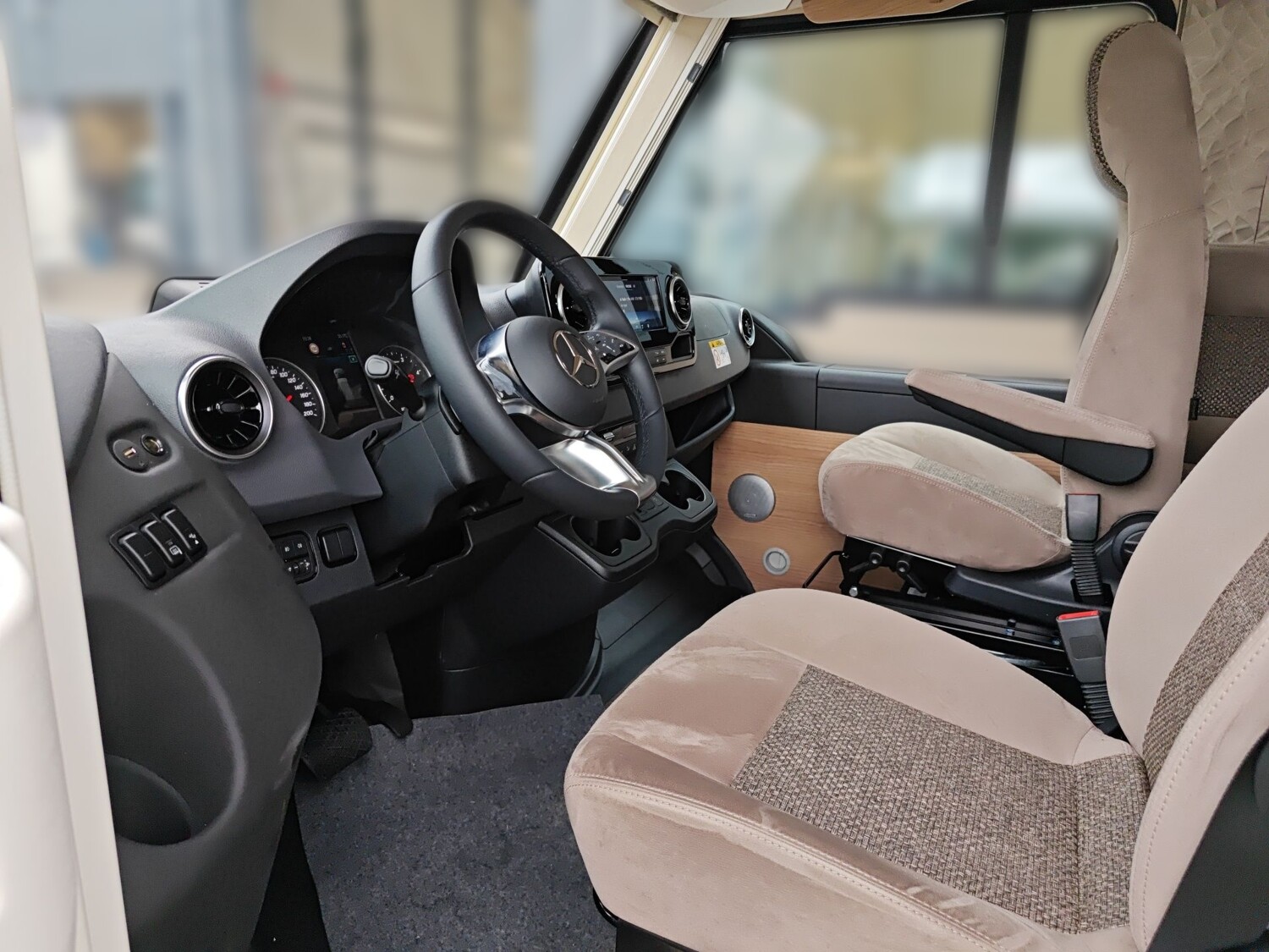 Carthago C2-tourer I 147 RB LE L comfort Spare 33.595,- ! 2025