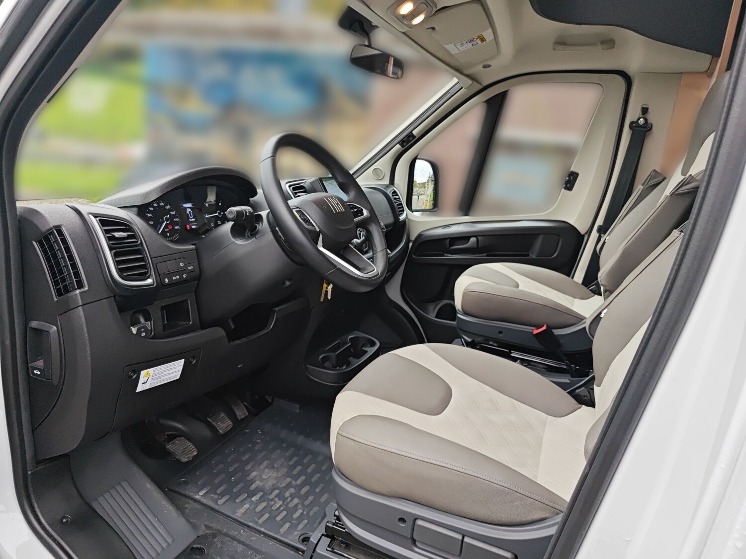 Knaus L!VE WAVE PLATINUM SELECTION 700 MEG Live 2025