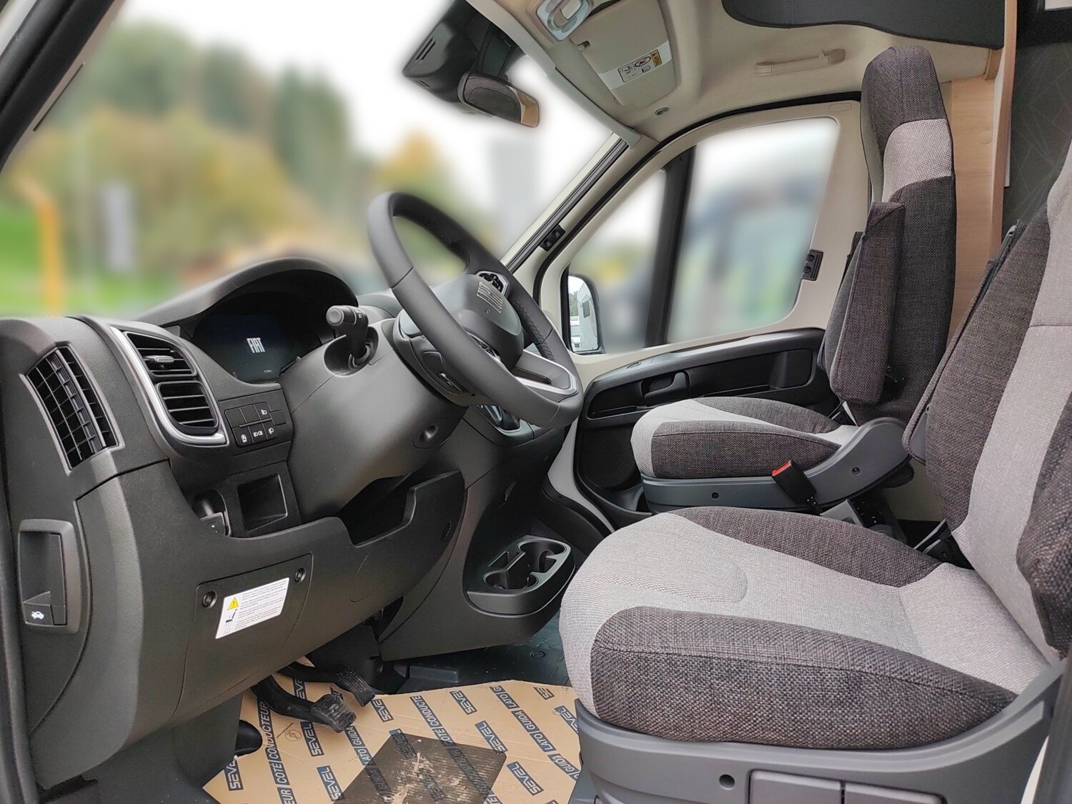 Knaus L!VE WAVE PLATINUM SELECTION 650 MF 2026