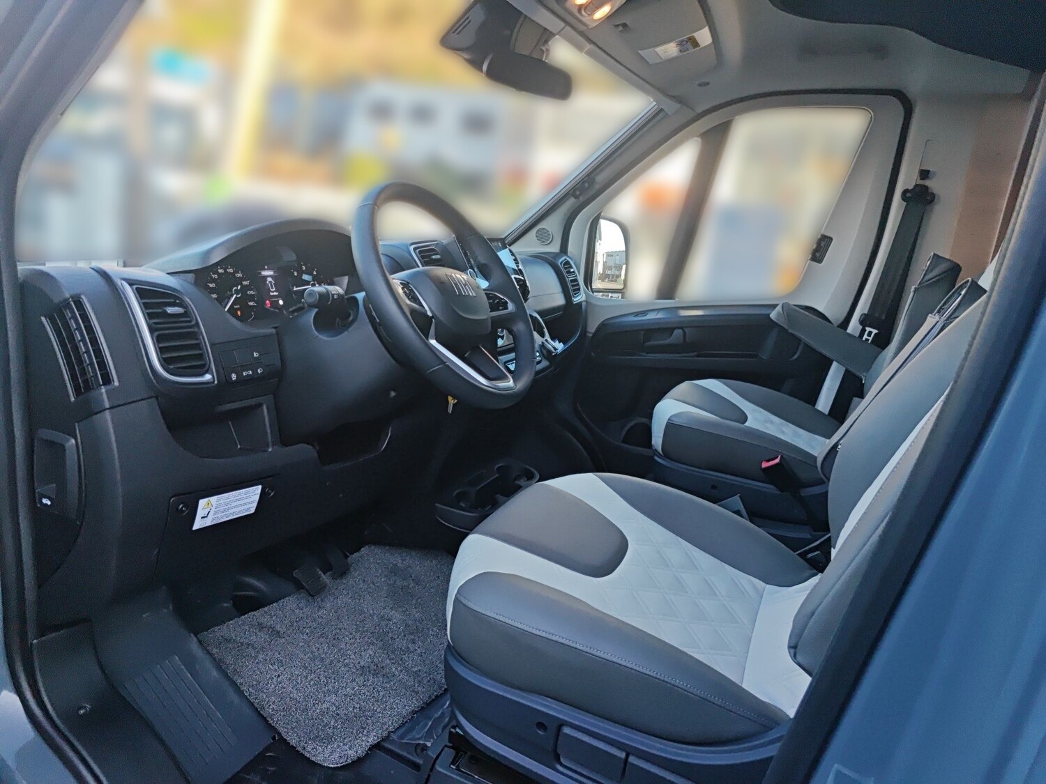 Knaus L!VE WAVE PLATINUM SELECTION 650 MF Live 2025