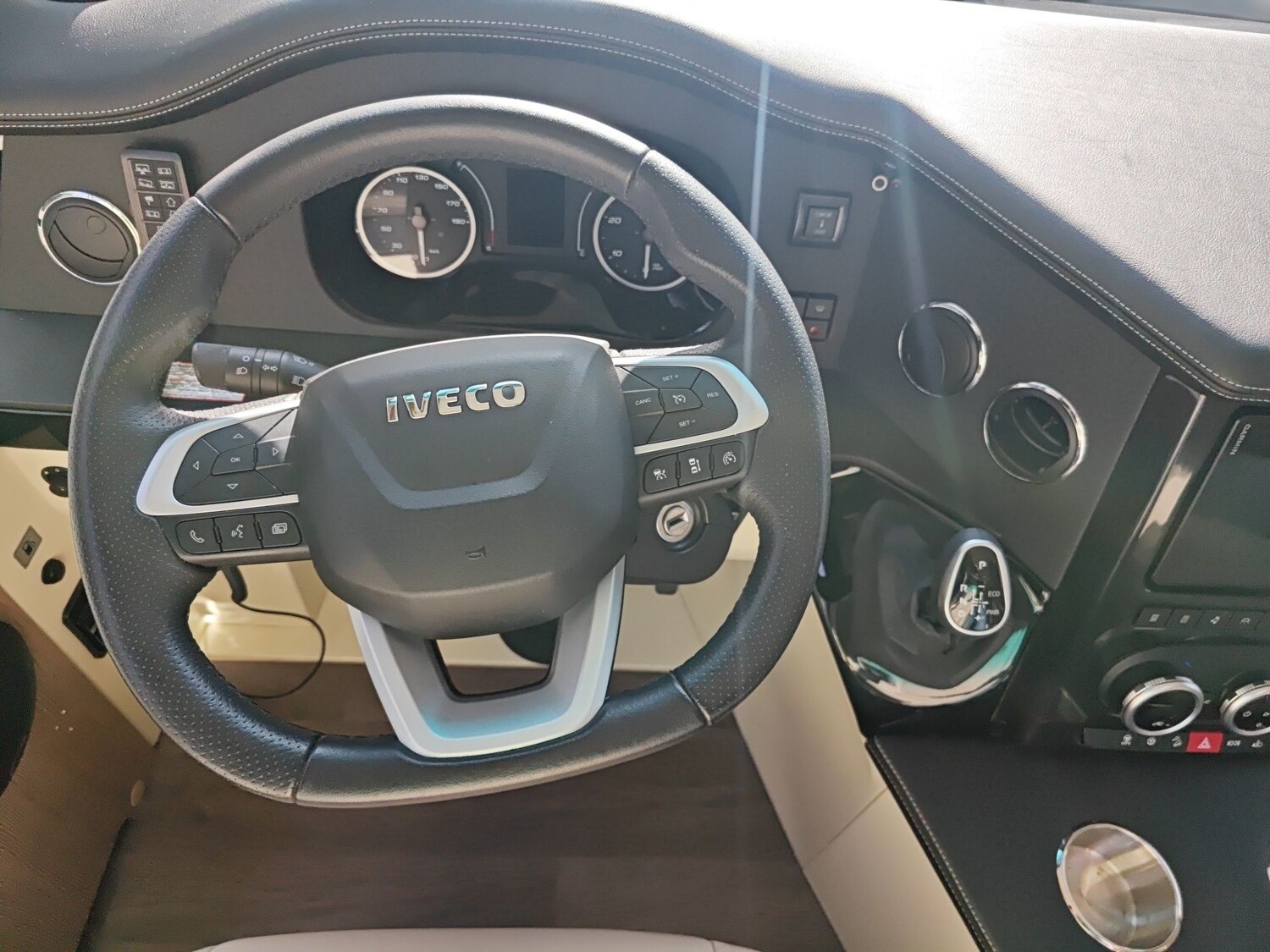 Morelo Palace 88 LB 2023