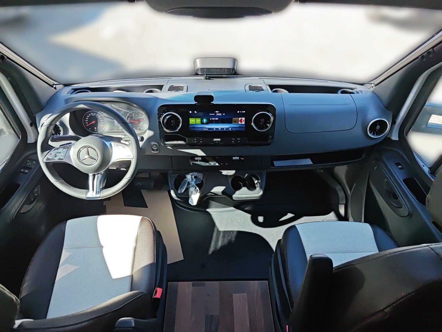 Weinsberg CaraCompact Suite MB EDITION PEPPER 640 MEG 2026 | Bild 9